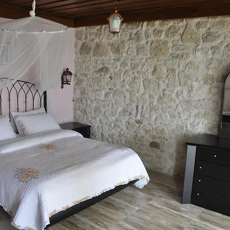 Tas Avlu Butik Hotel