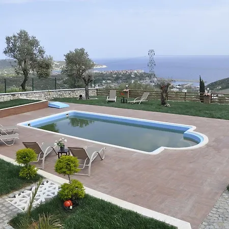 Tas Avlu Butik Hotel