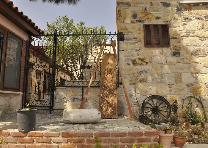 Tas Avlu Butik * Karaburun (Izmir)