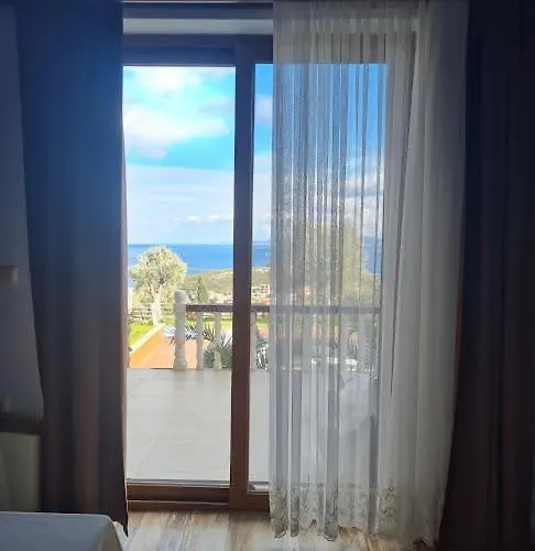 Tas Avlu Butik Karaburun (Izmir)