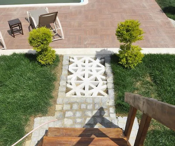 Tas Avlu Butik Hotel *